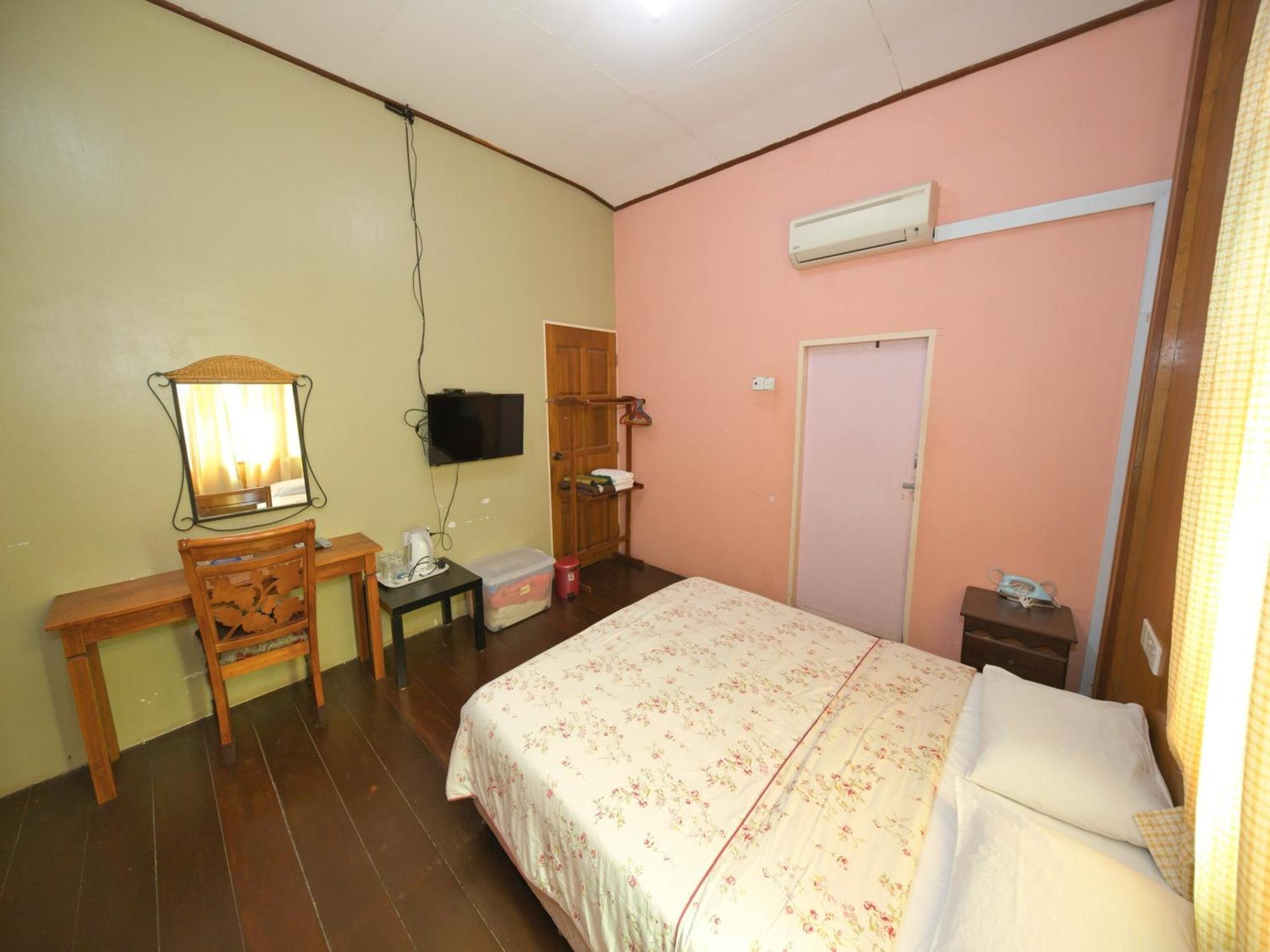 Oyo 90968 Teratak Samuderakita, Chalet & Guesthouse Kampong Gong Badak Exterior photo