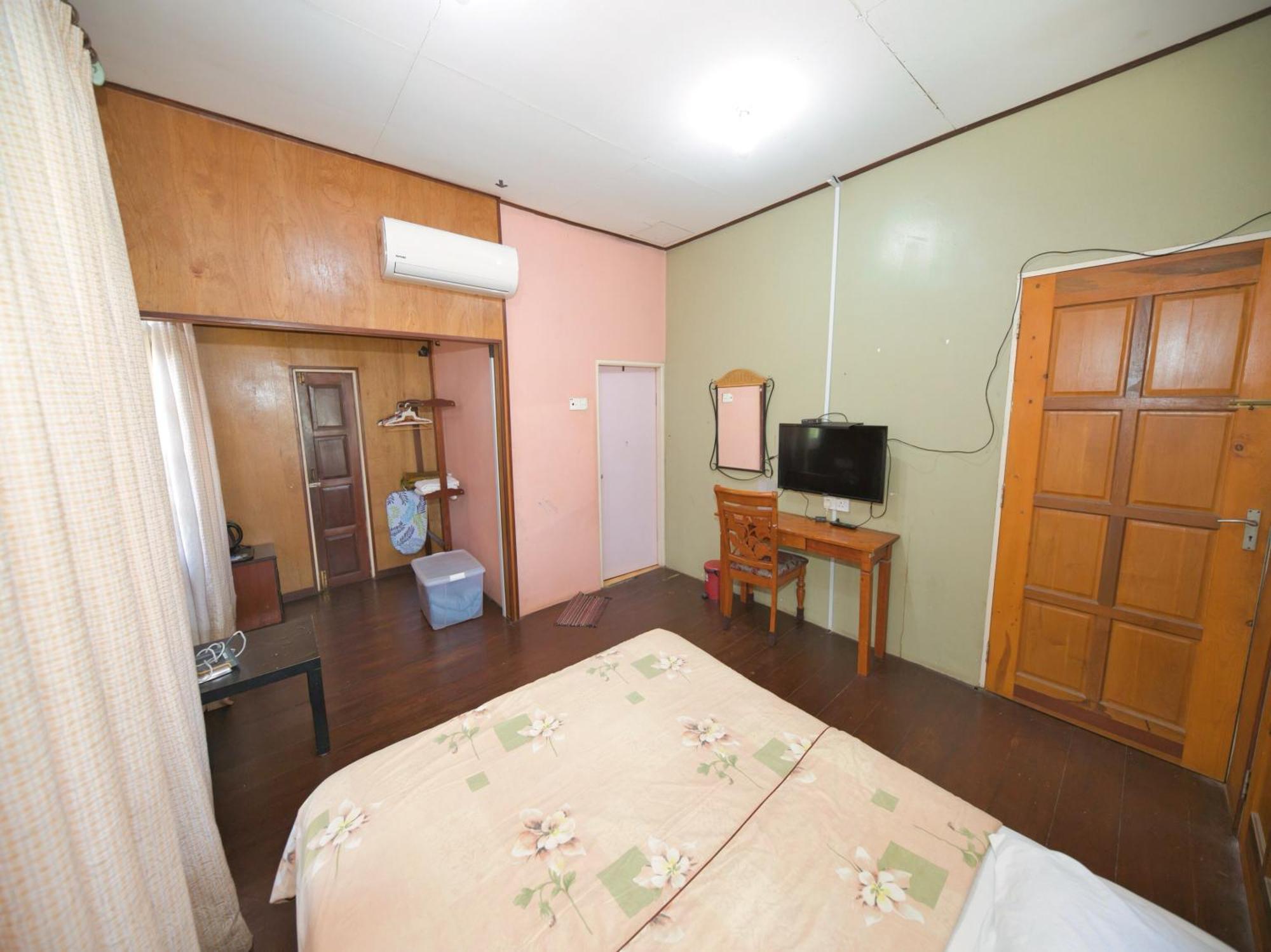 Oyo 90968 Teratak Samuderakita, Chalet & Guesthouse Kampong Gong Badak Exterior photo